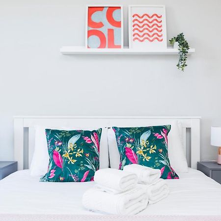Welcomestay Colliers Wood Two Bed Apartment - Home Away From Home Лондон Екстер'єр фото