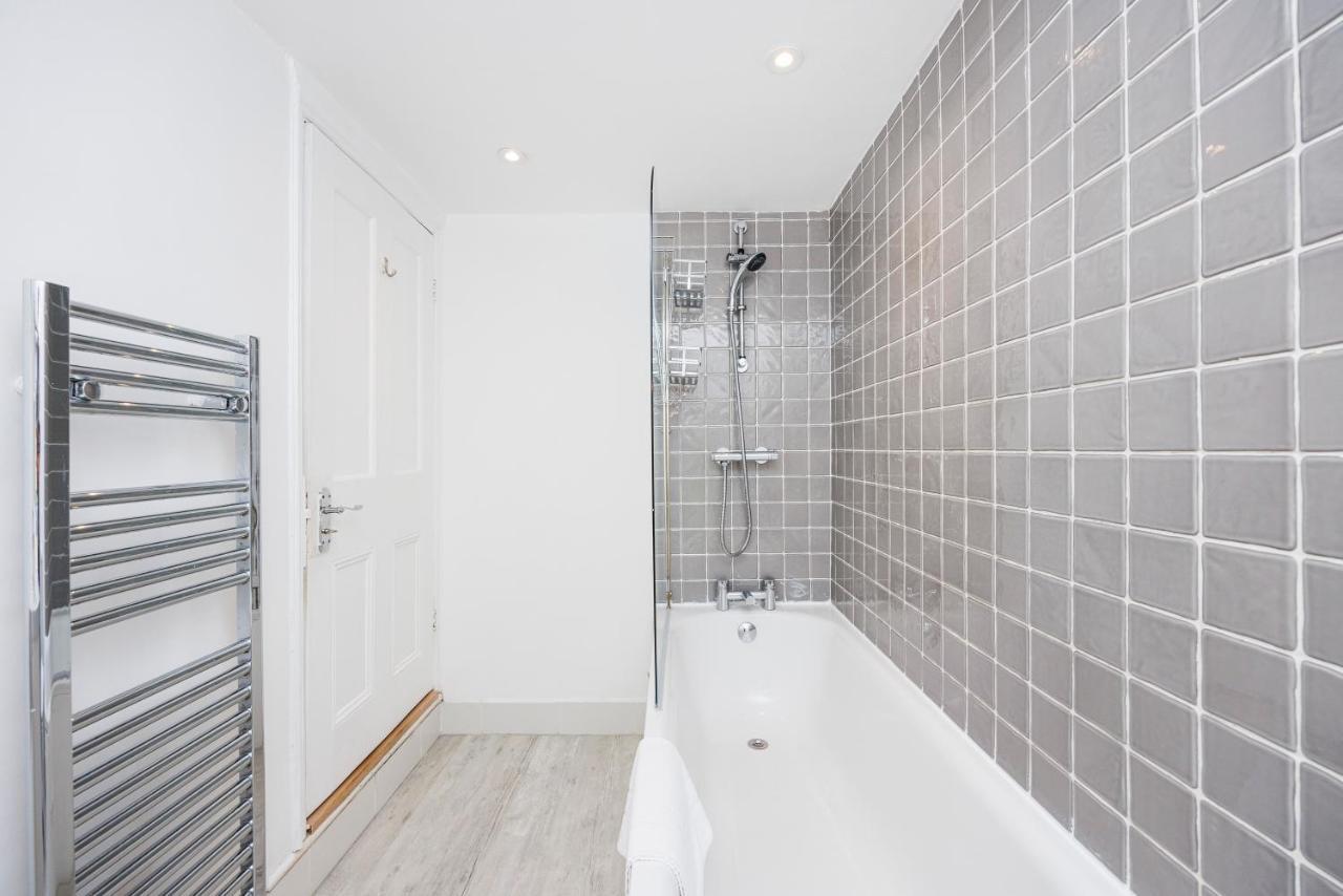 Welcomestay Colliers Wood Two Bed Apartment - Home Away From Home Лондон Екстер'єр фото