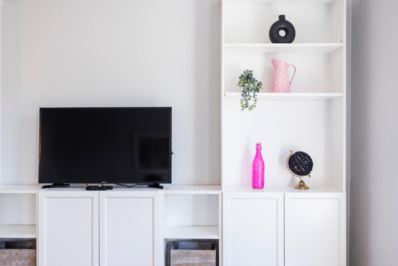 Welcomestay Colliers Wood Two Bed Apartment - Home Away From Home Лондон Екстер'єр фото