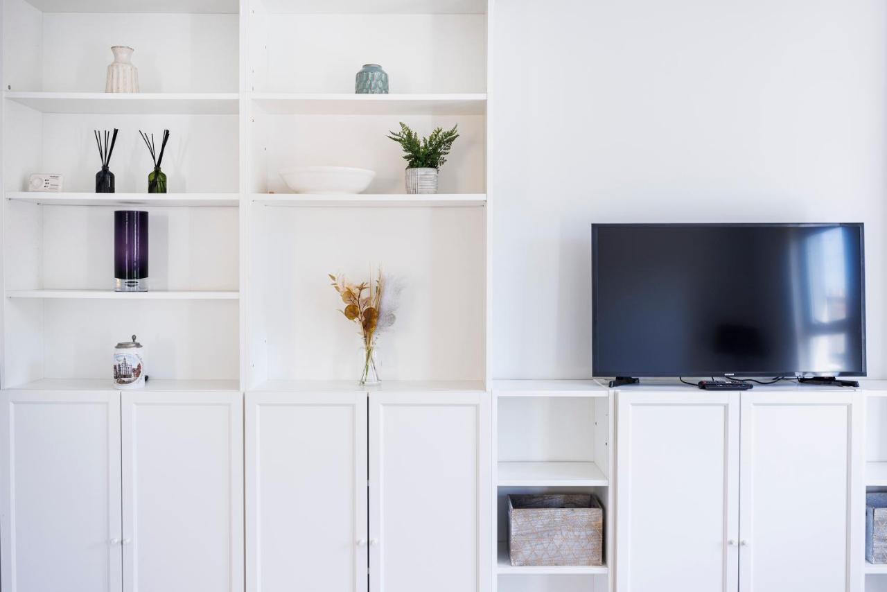 Welcomestay Colliers Wood Two Bed Apartment - Home Away From Home Лондон Екстер'єр фото