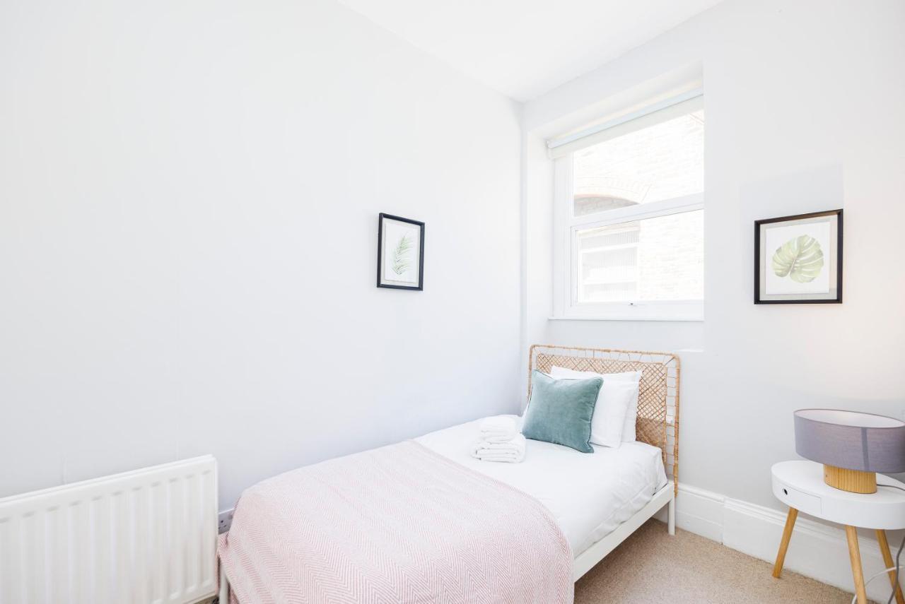 Welcomestay Colliers Wood Two Bed Apartment - Home Away From Home Лондон Екстер'єр фото