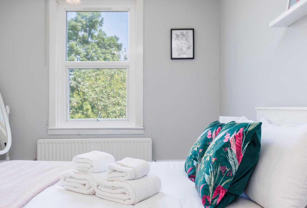 Welcomestay Colliers Wood Two Bed Apartment - Home Away From Home Лондон Екстер'єр фото